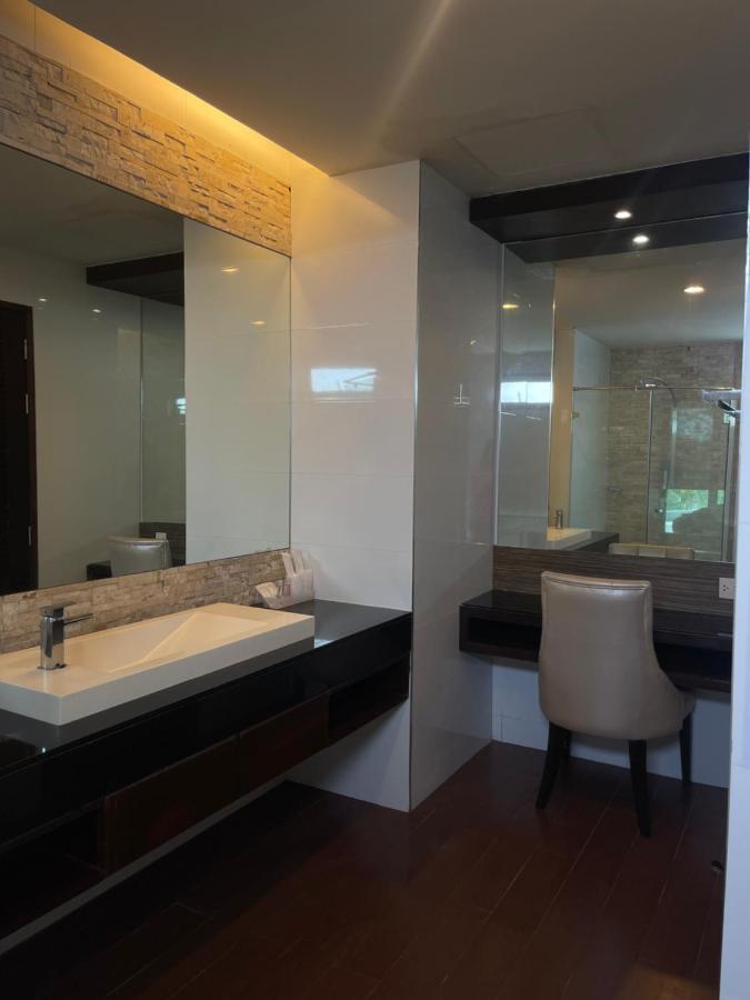 The Regent Bangtao Apartments Pantai Bang Tao Luaran gambar